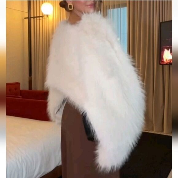 Zara FAUX FUR SWEATSHIRT LIMITED EDITION  FUR SWEATSHIRT Jacket Cape Coat - Picture 8 of 16